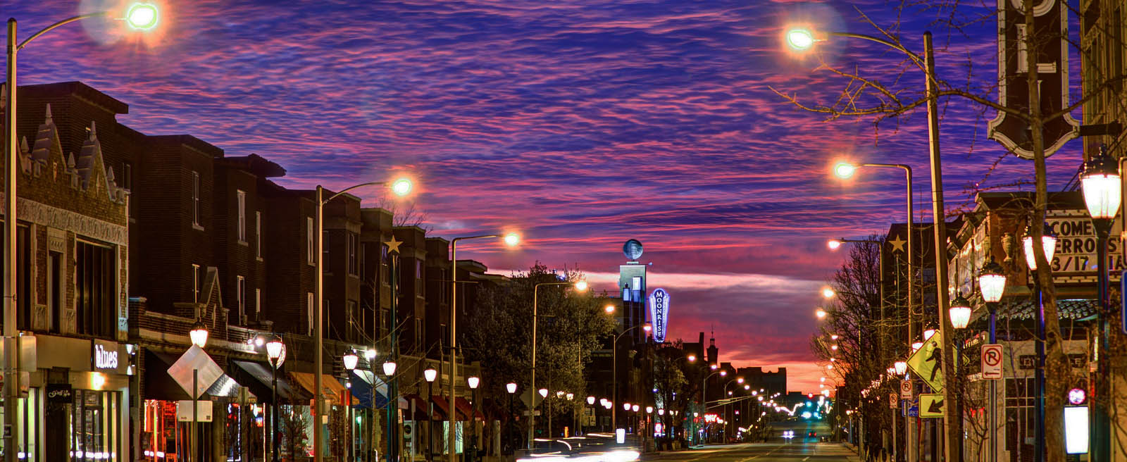 delmar-loop-at-night